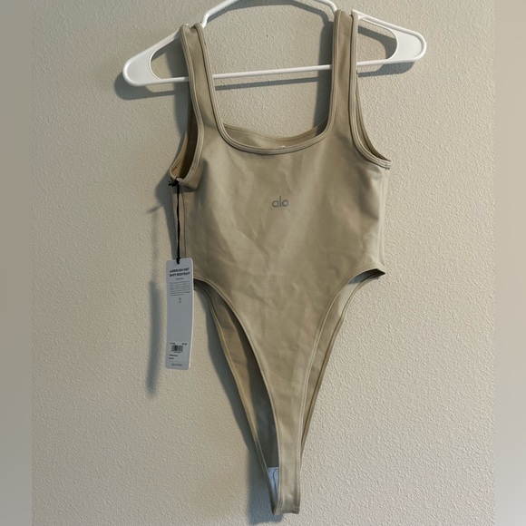 Alo Sleek Back Bodysuit. XS size . New with tags - Picture 10 of 10
